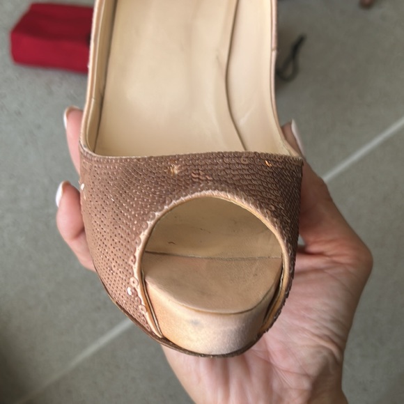 RARE Preowned Christian Louboutin Rose Gold Very Prive paillettes in size 39 - Picture 6 of 10